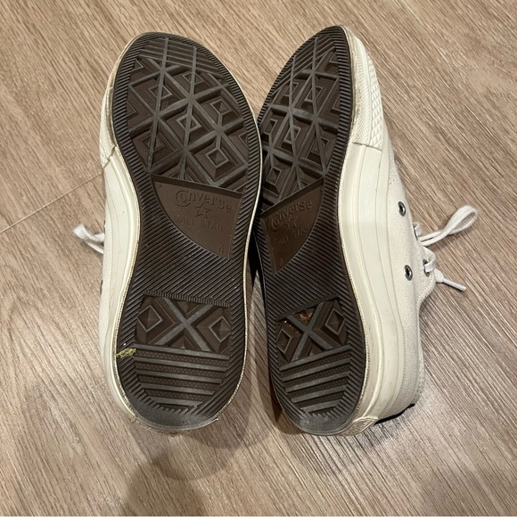 Comme des Garçons PLAY x Converse Chuck Taylor® Hidden Heart Low Top Sneaker - Picture 6 of 6